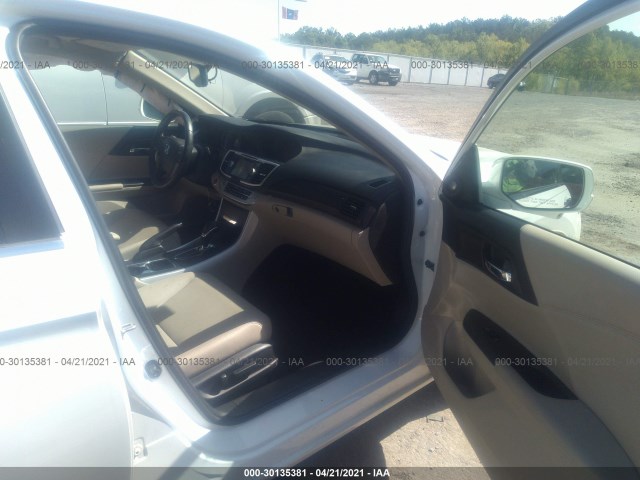 Photo 4 VIN: 1HGCR2F85FA129898 - HONDA ACCORD SEDAN 