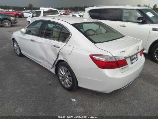 Photo 2 VIN: 1HGCR2F85FA129898 - HONDA ACCORD SEDAN 