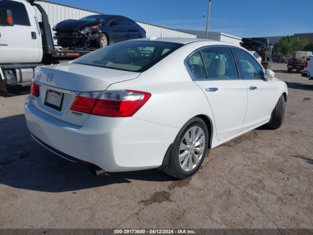 Photo 3 VIN: 1HGCR2F85FA261673 - HONDA ACCORD 