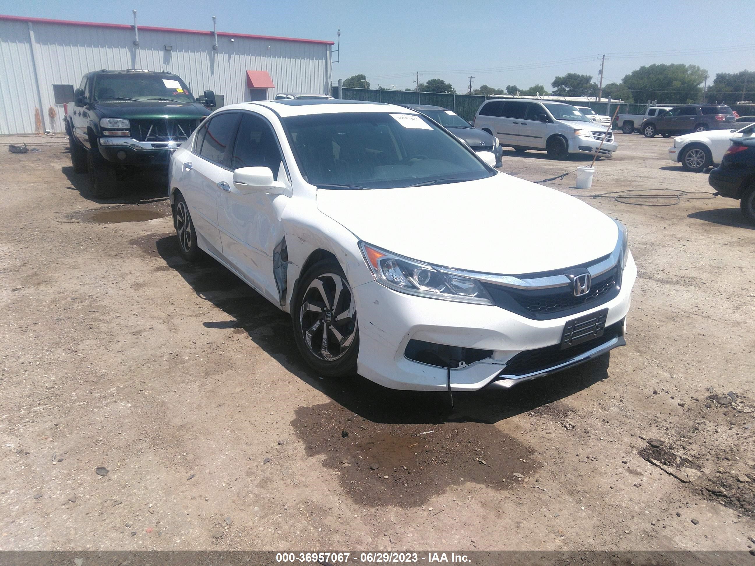 Photo 0 VIN: 1HGCR2F85GA026515 - HONDA ACCORD 