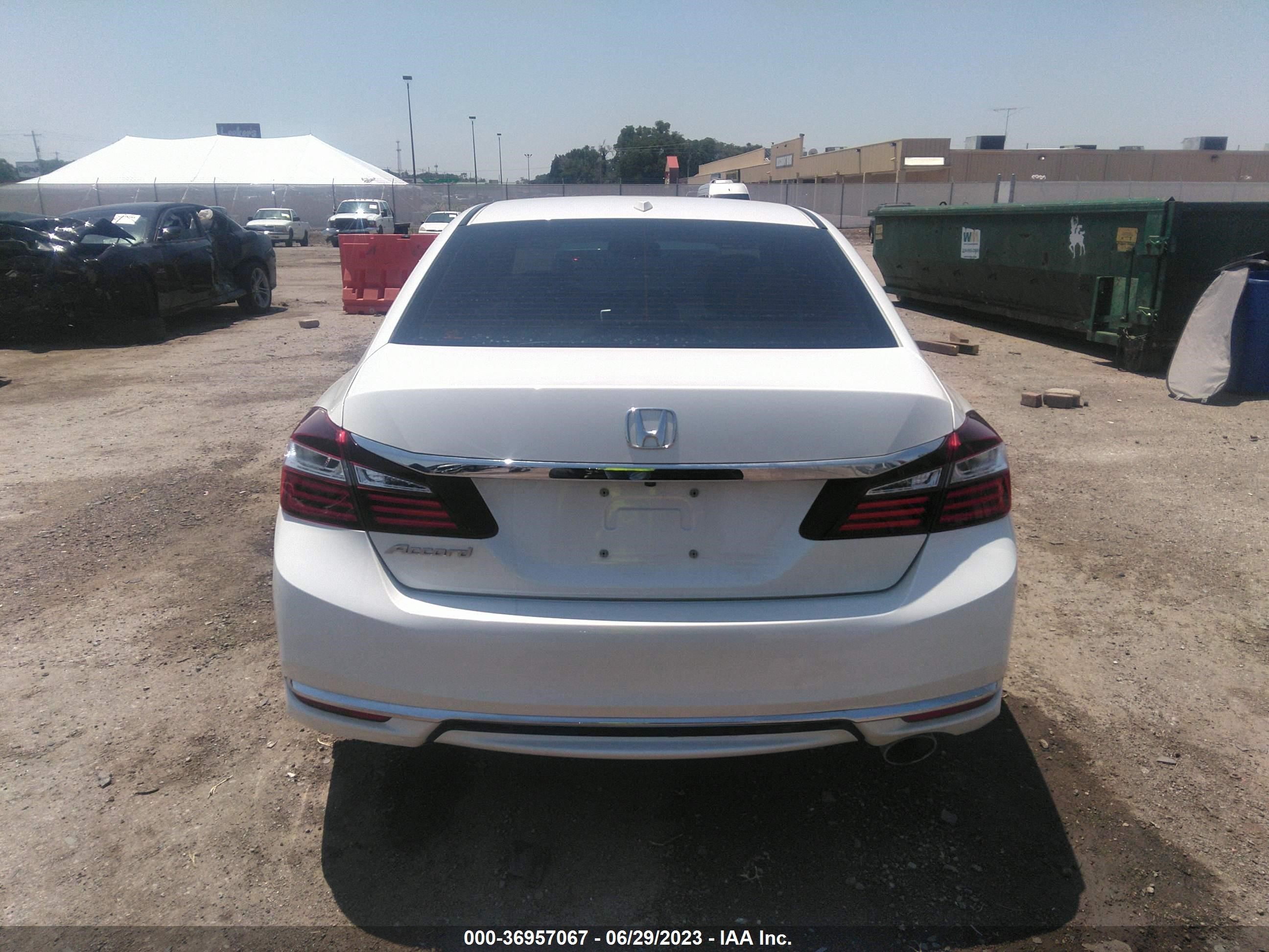 Photo 15 VIN: 1HGCR2F85GA026515 - HONDA ACCORD 