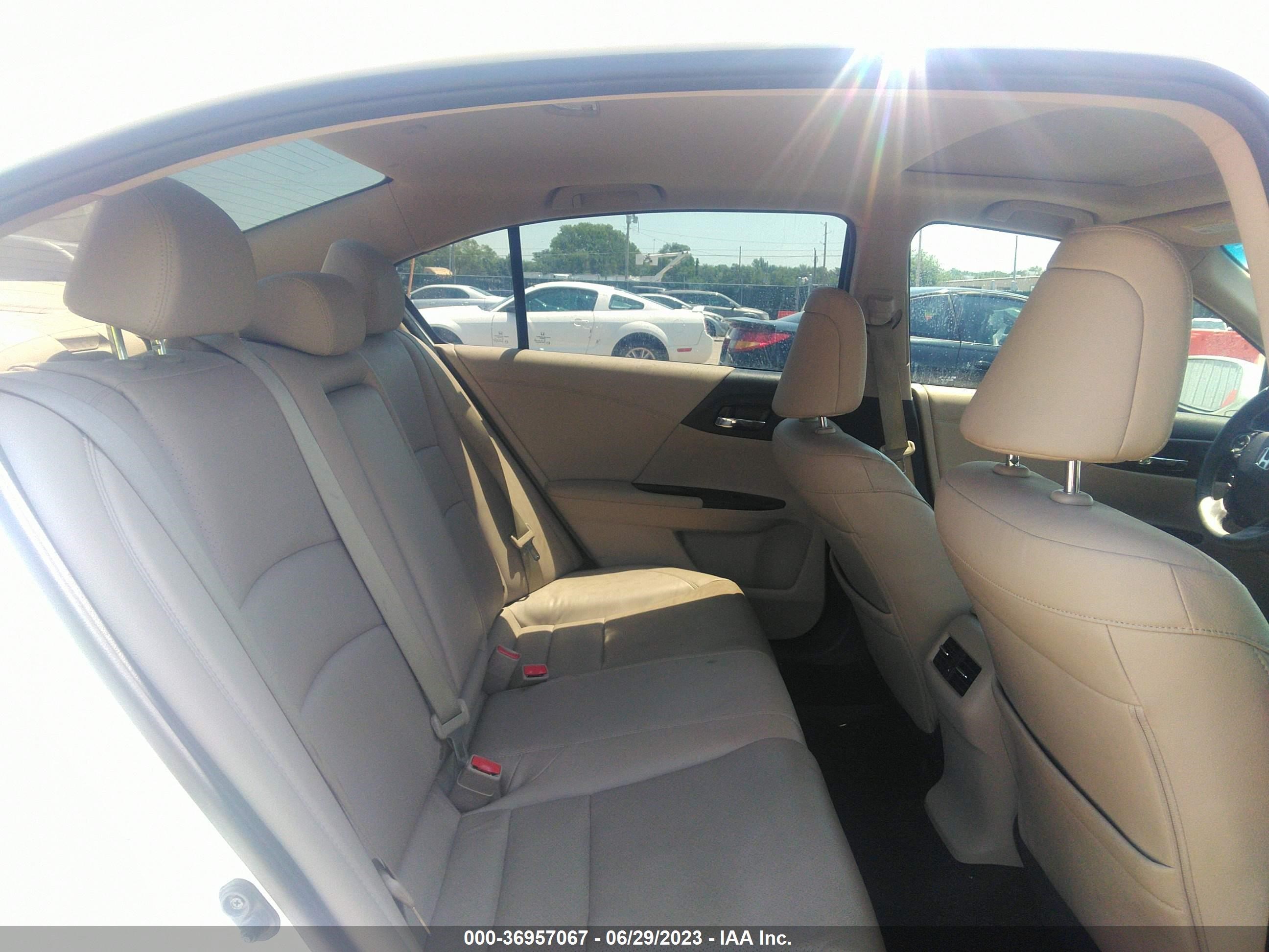 Photo 7 VIN: 1HGCR2F85GA026515 - HONDA ACCORD 