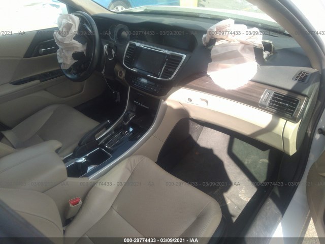 Photo 4 VIN: 1HGCR2F85GA229906 - HONDA ACCORD SEDAN 