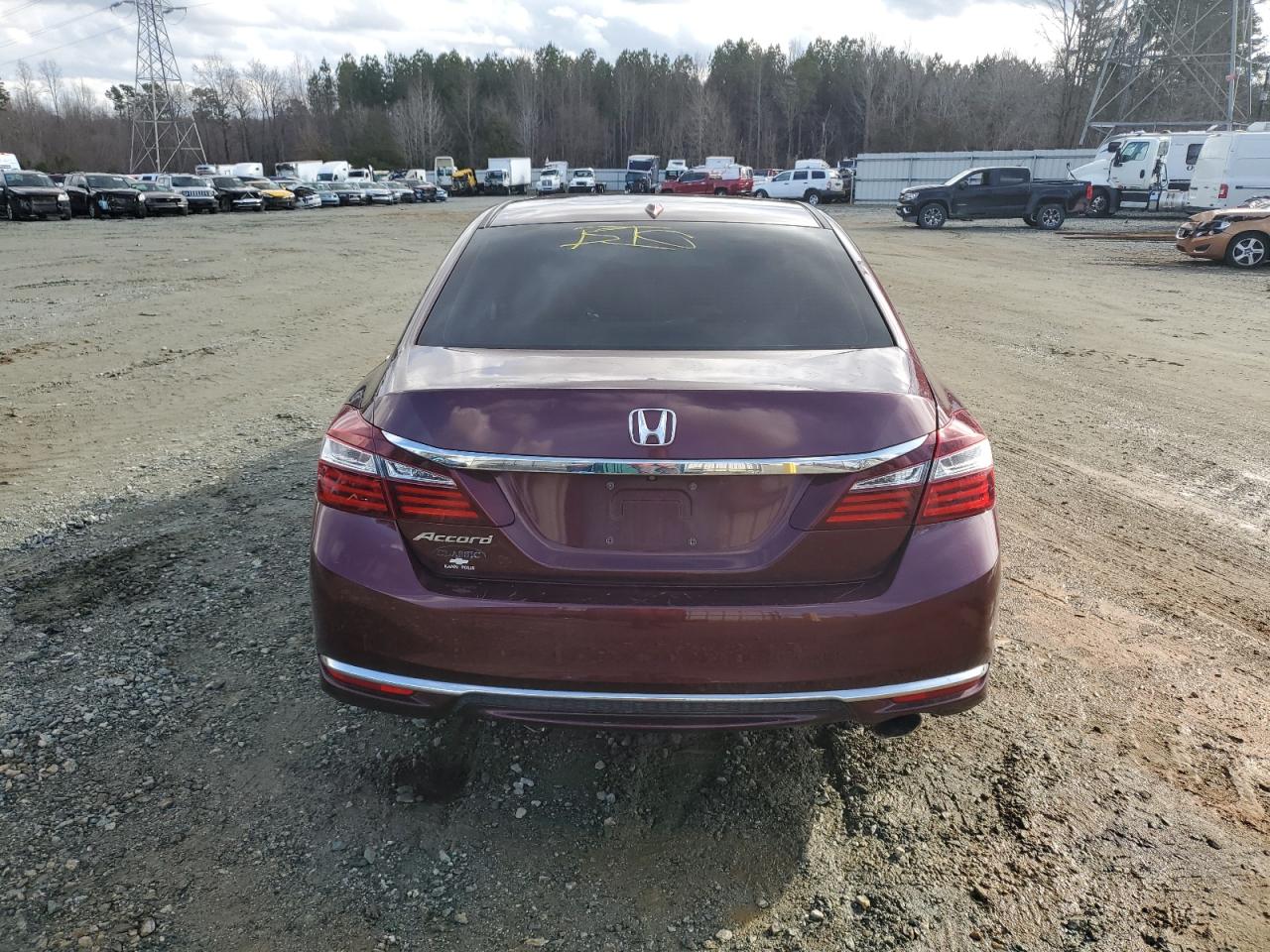 Photo 5 VIN: 1HGCR2F85HA055319 - HONDA ACCORD 