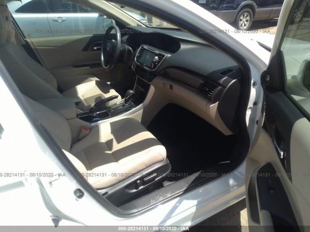 Photo 4 VIN: 1HGCR2F85HA105443 - HONDA ACCORD SEDAN 