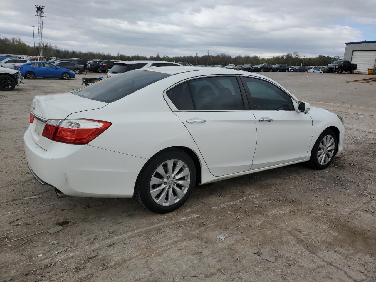 Photo 2 VIN: 1HGCR2F86DA078523 - HONDA ACCORD 