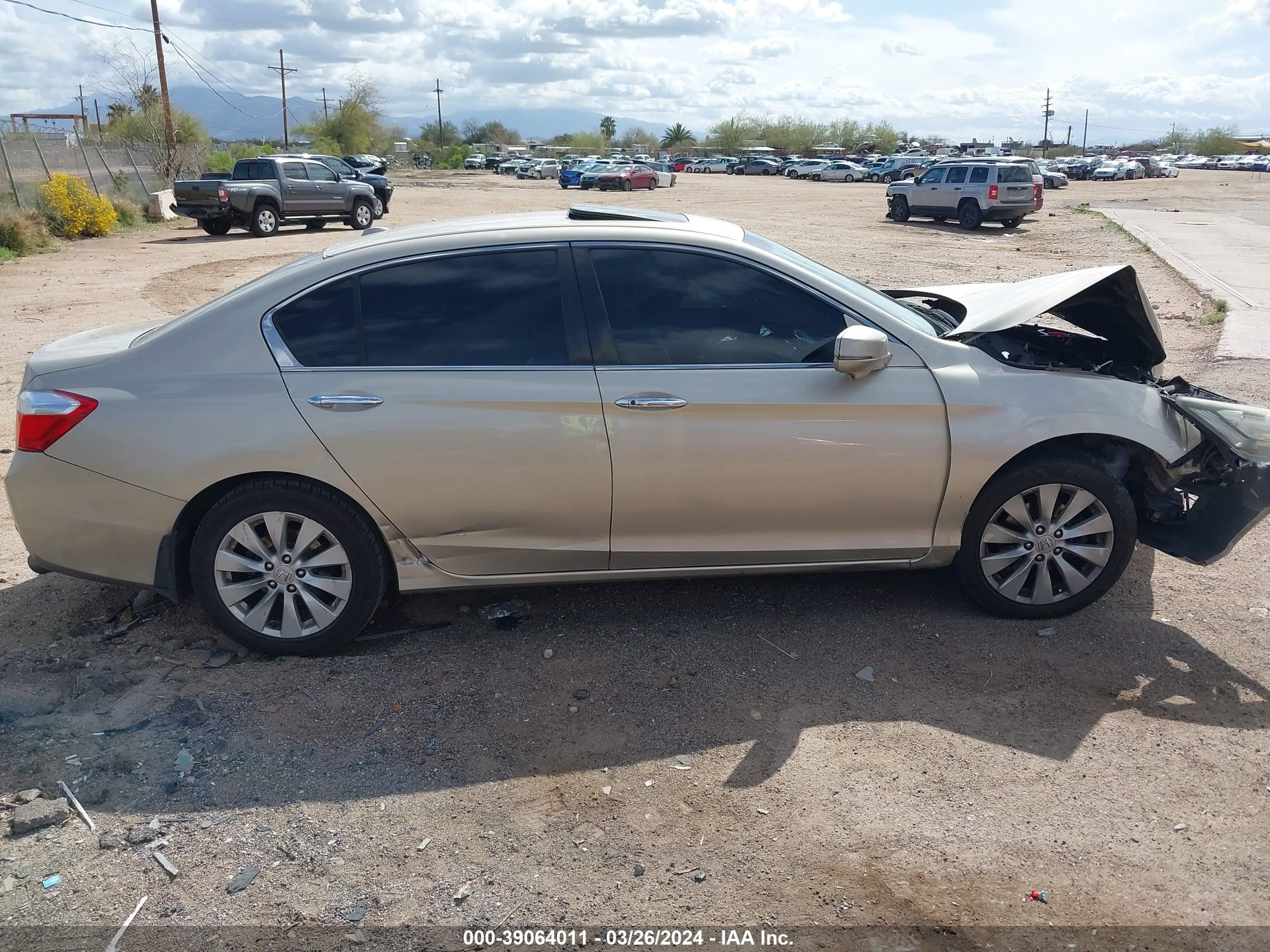 Photo 12 VIN: 1HGCR2F86EA237641 - HONDA ACCORD 