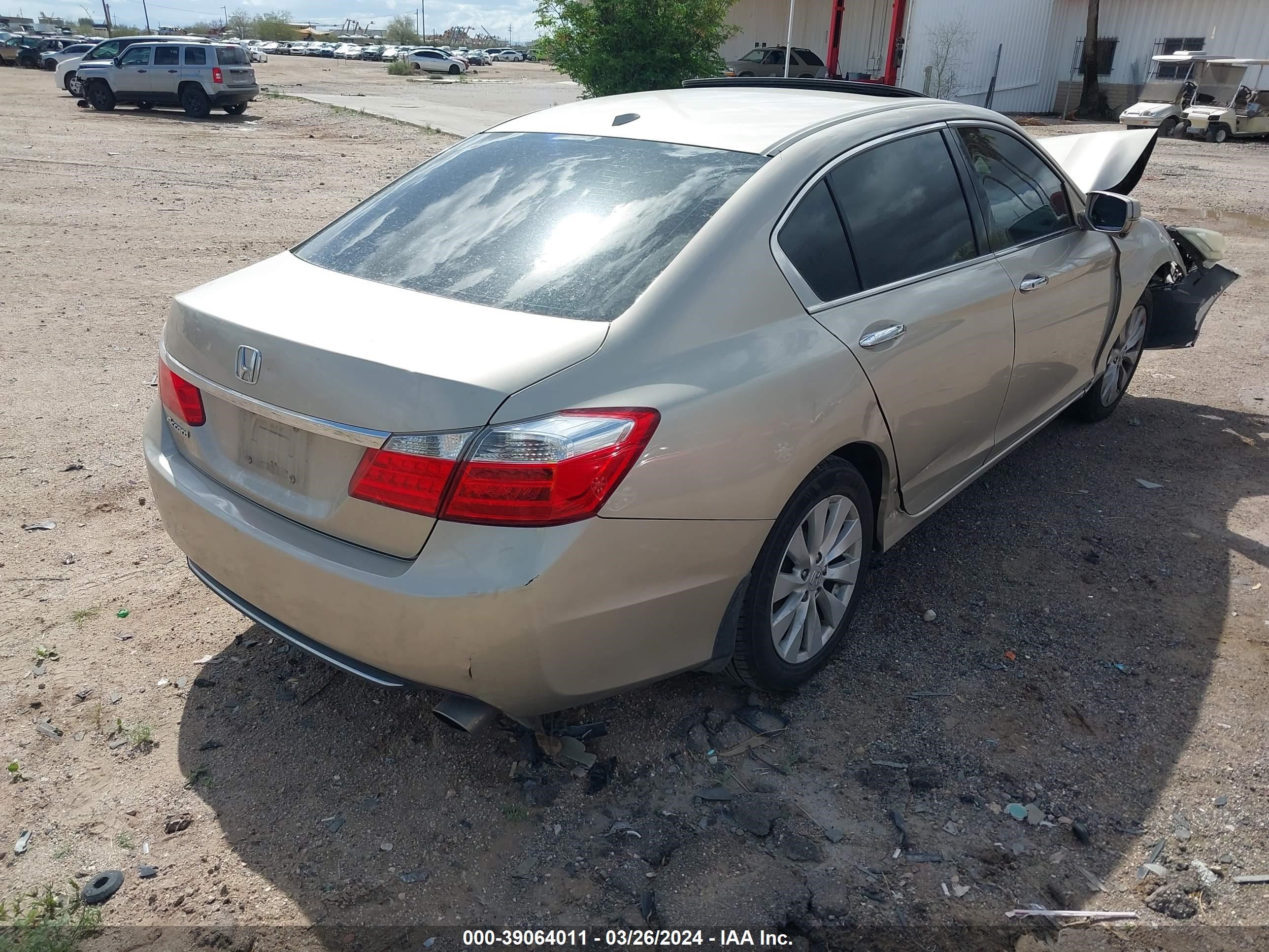 Photo 3 VIN: 1HGCR2F86EA237641 - HONDA ACCORD 