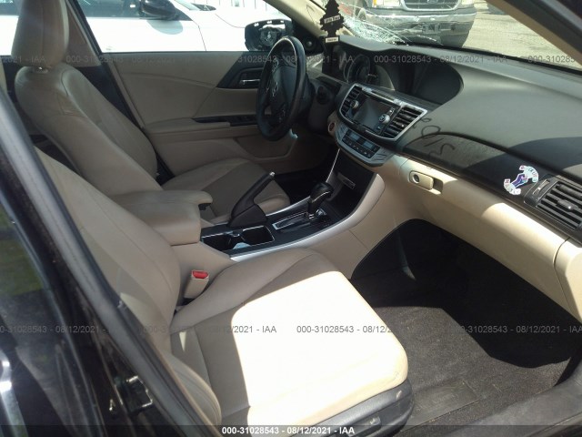 Photo 4 VIN: 1HGCR2F86EA241933 - HONDA ACCORD SEDAN 