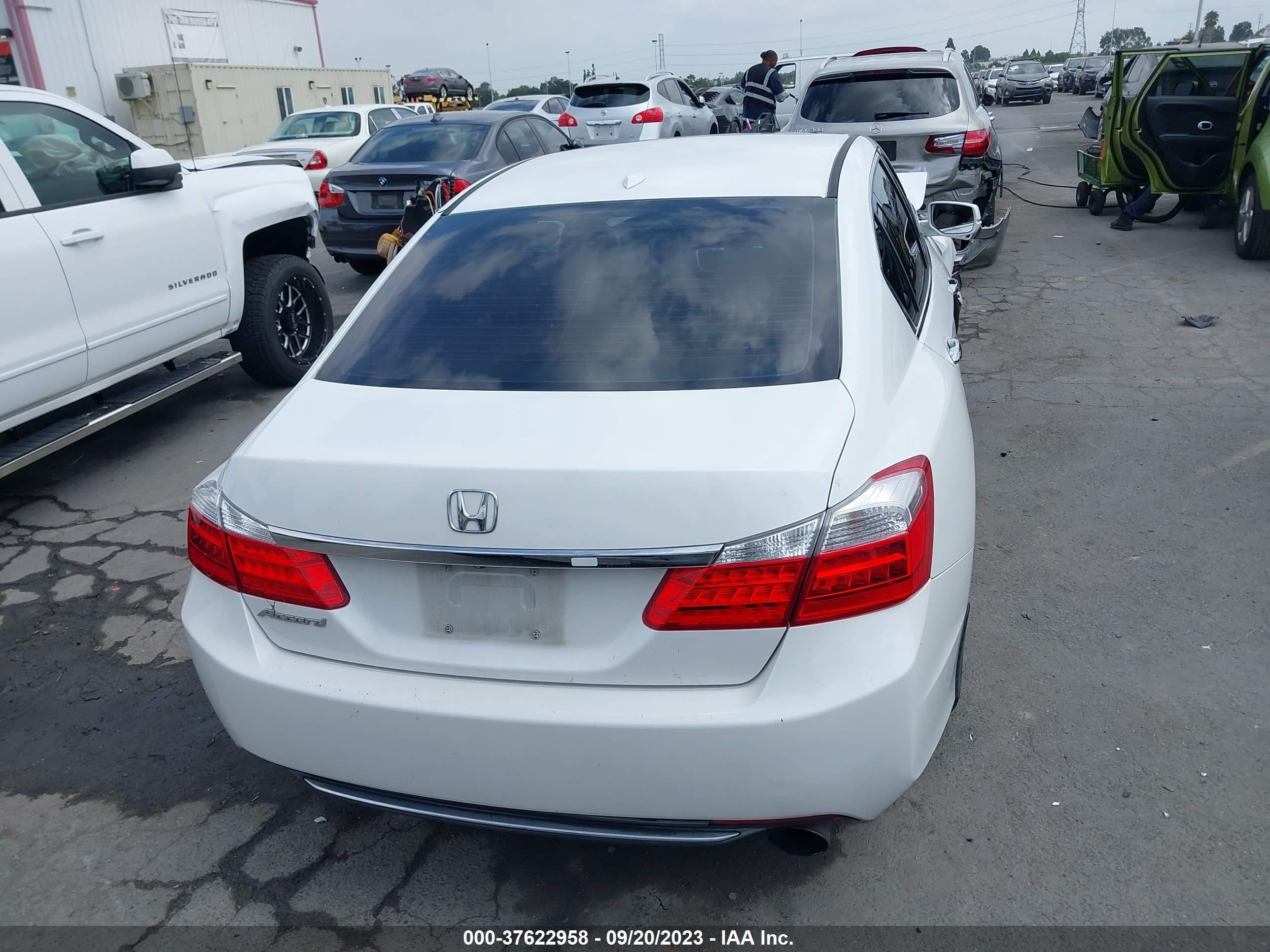 Photo 15 VIN: 1HGCR2F86FA054418 - HONDA ACCORD 