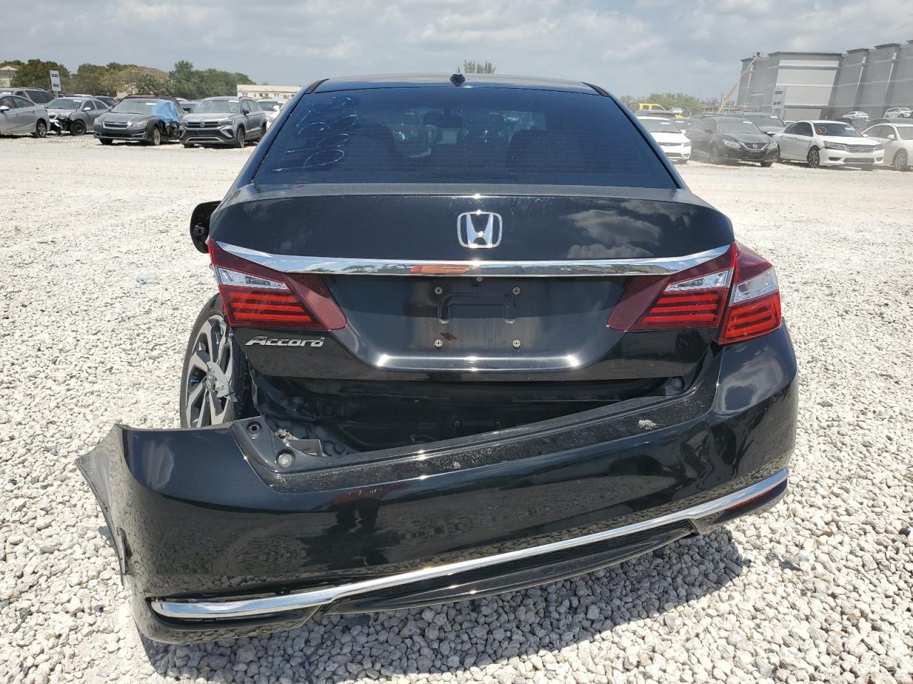 Photo 5 VIN: 1HGCR2F86GA002899 - HONDA ACCORD 