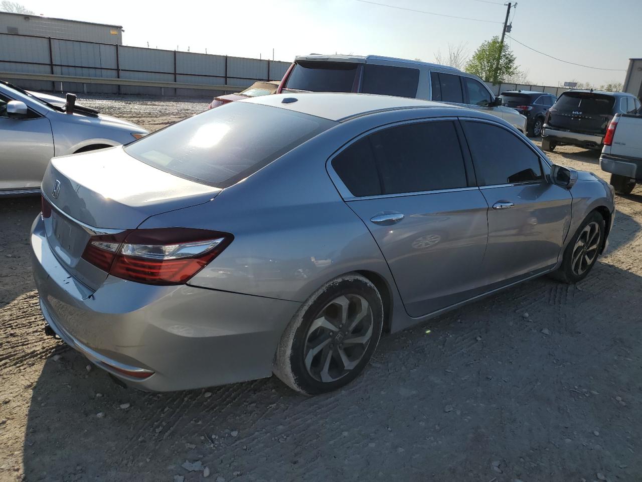 Photo 2 VIN: 1HGCR2F86GA149546 - HONDA ACCORD 