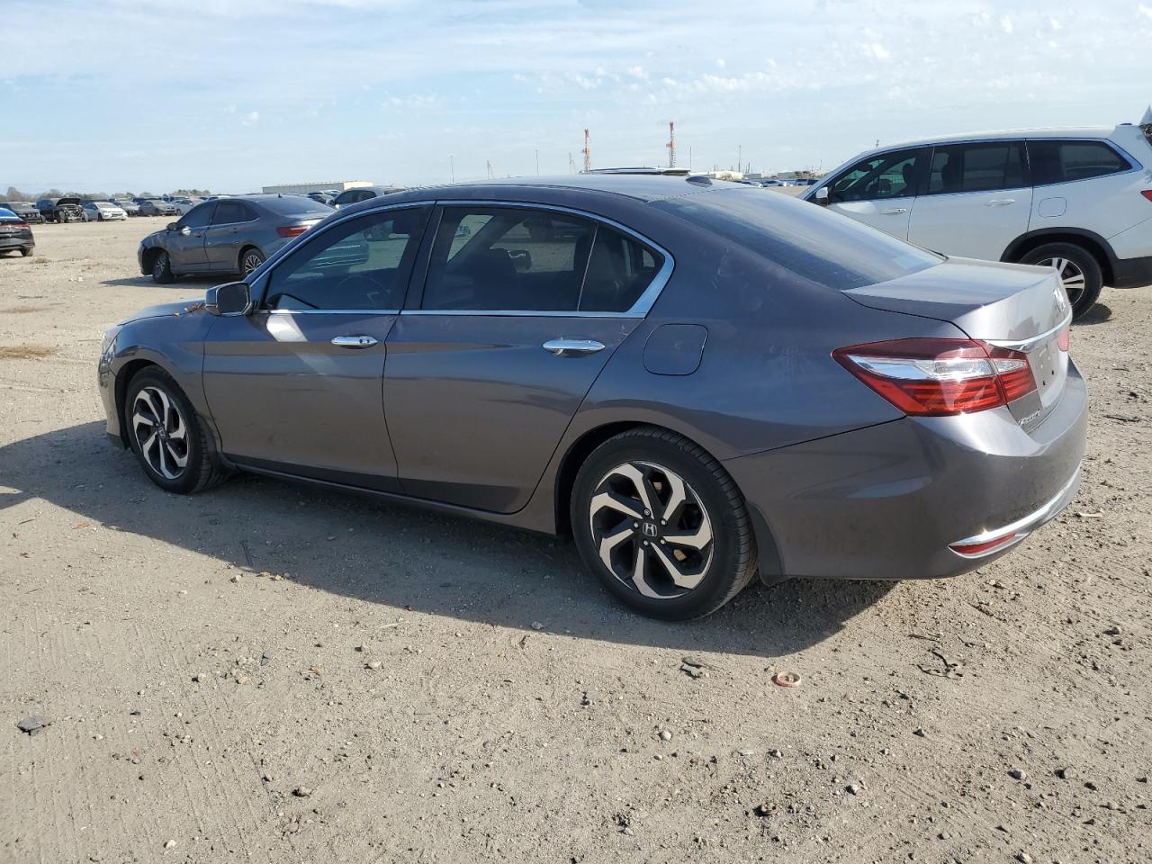 Photo 1 VIN: 1HGCR2F86GA150678 - HONDA ACCORD 