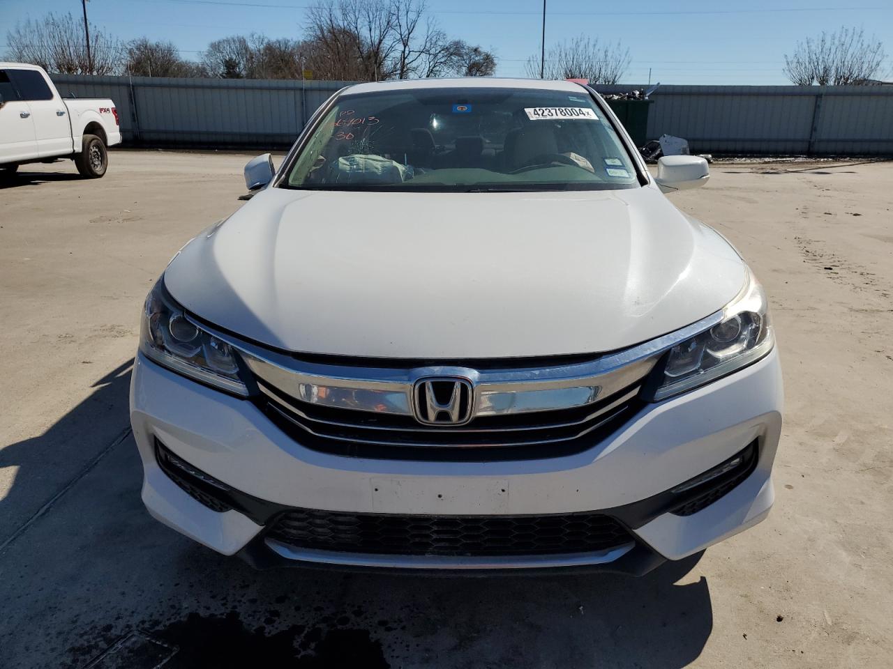 Photo 4 VIN: 1HGCR2F86HA075840 - HONDA ACCORD 