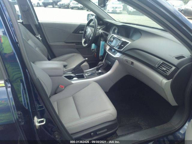 Photo 4 VIN: 1HGCR2F87DA258030 - HONDA ACCORD SDN 