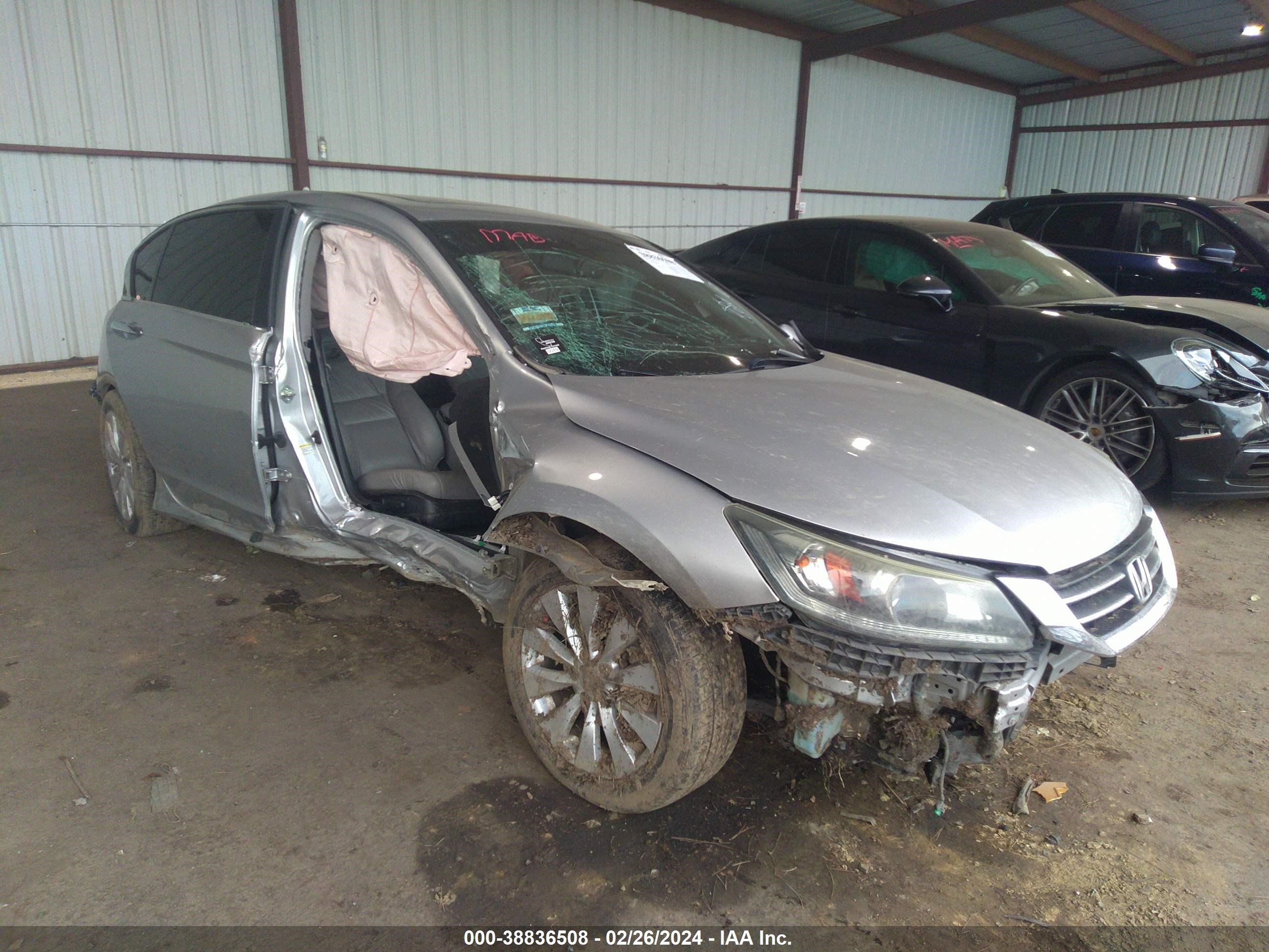 Photo 0 VIN: 1HGCR2F87FA018558 - HONDA ACCORD 