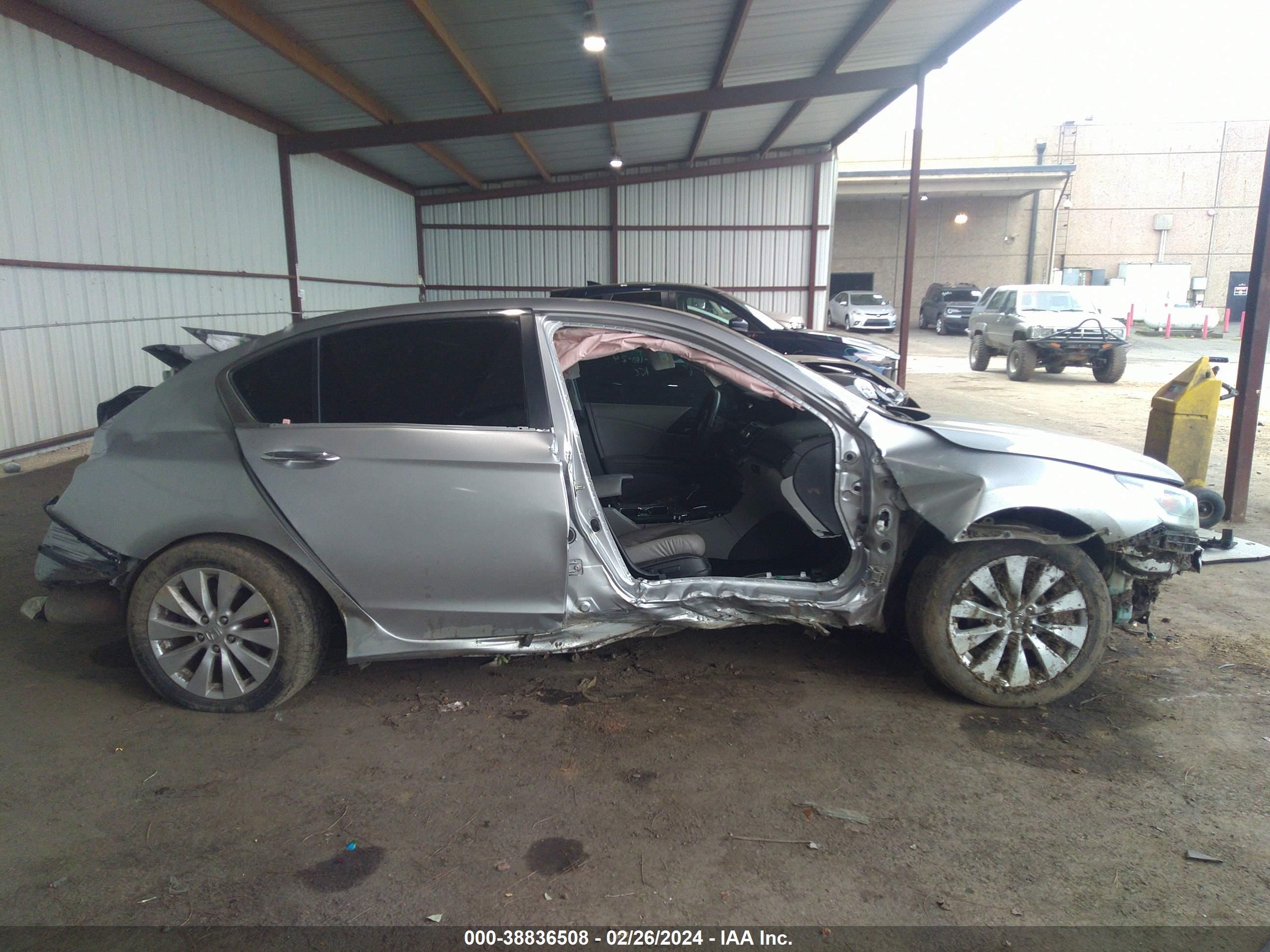 Photo 12 VIN: 1HGCR2F87FA018558 - HONDA ACCORD 