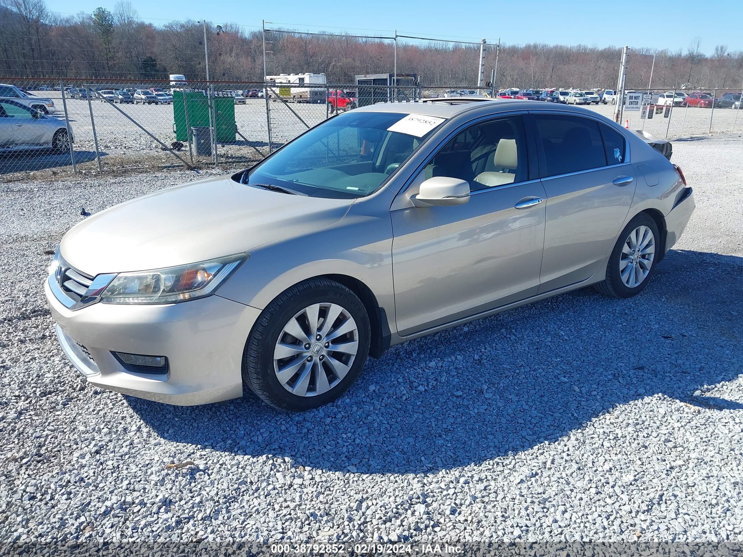 Photo 1 VIN: 1HGCR2F87FA035599 - HONDA ACCORD 