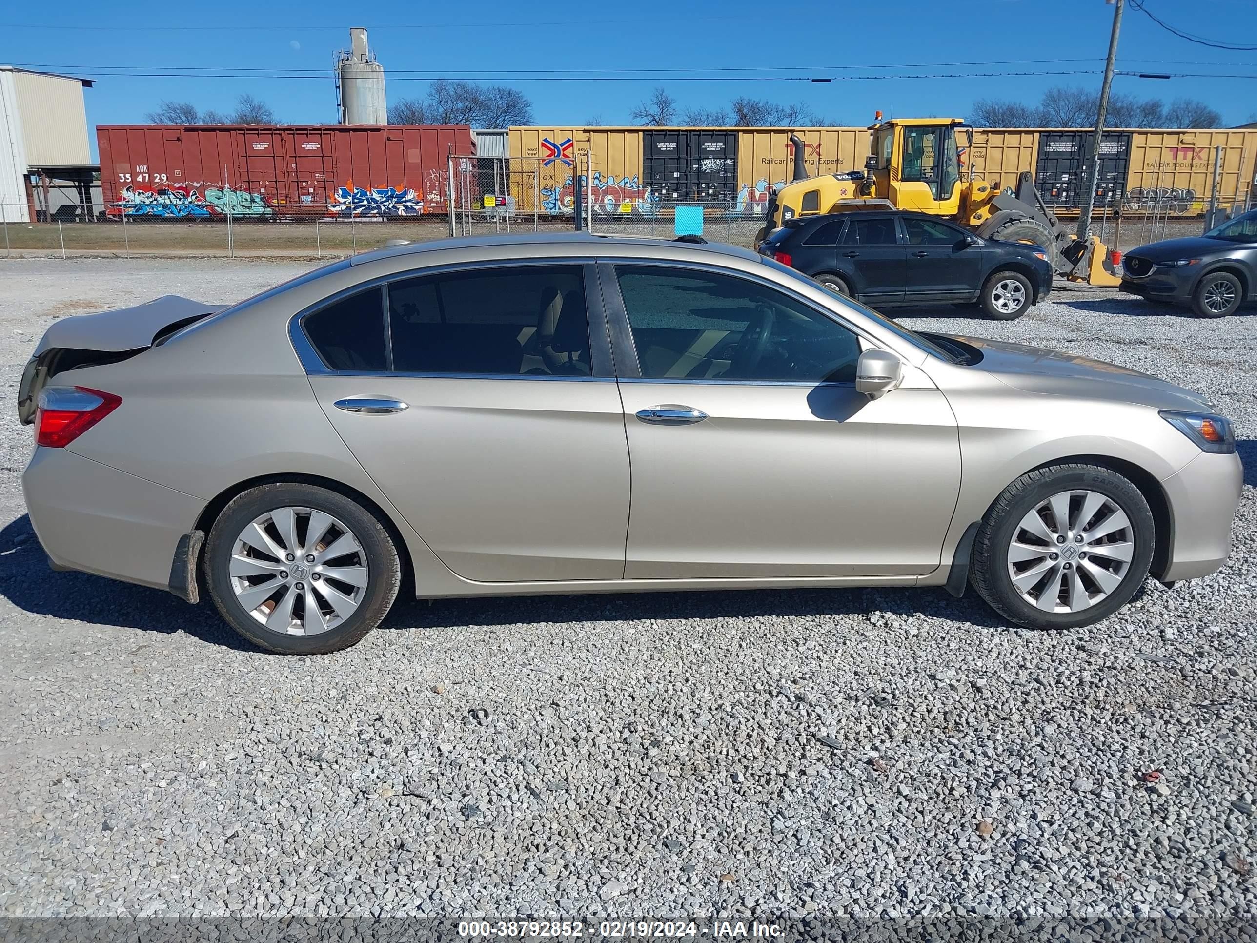 Photo 12 VIN: 1HGCR2F87FA035599 - HONDA ACCORD 