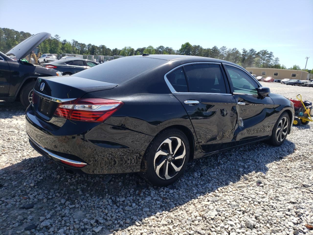 Photo 2 VIN: 1HGCR2F87HA181570 - HONDA ACCORD 