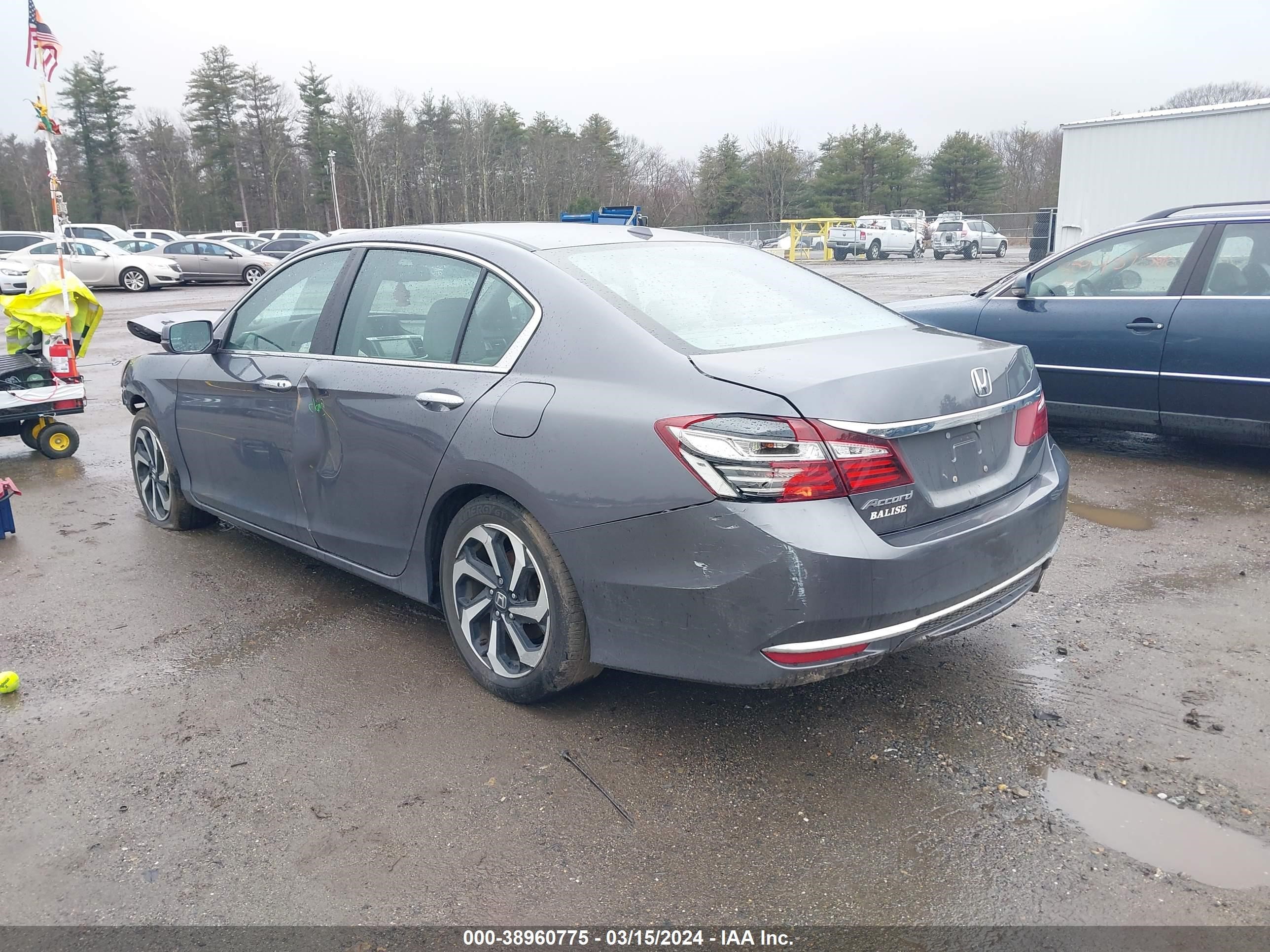 Photo 2 VIN: 1HGCR2F87HA187899 - HONDA ACCORD 