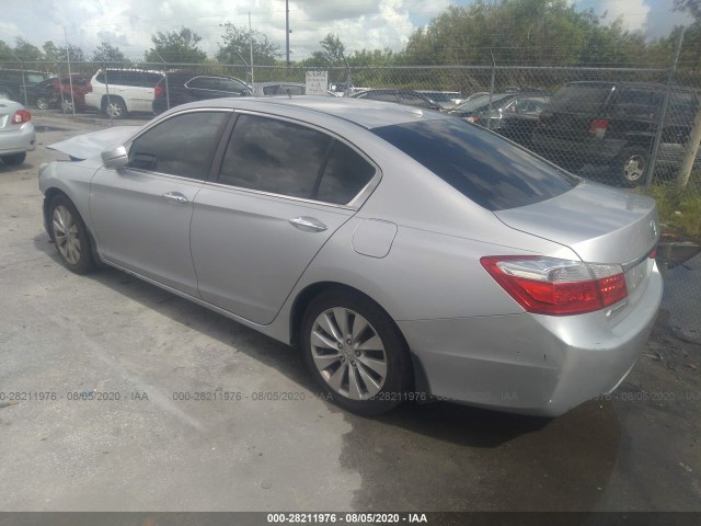 Photo 2 VIN: 1HGCR2F88DA010806 - HONDA ACCORD SDN 