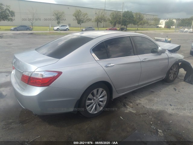 Photo 3 VIN: 1HGCR2F88DA010806 - HONDA ACCORD SDN 