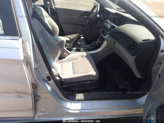 Photo 4 VIN: 1HGCR2F88DA023443 - HONDA ACCORD SDN 