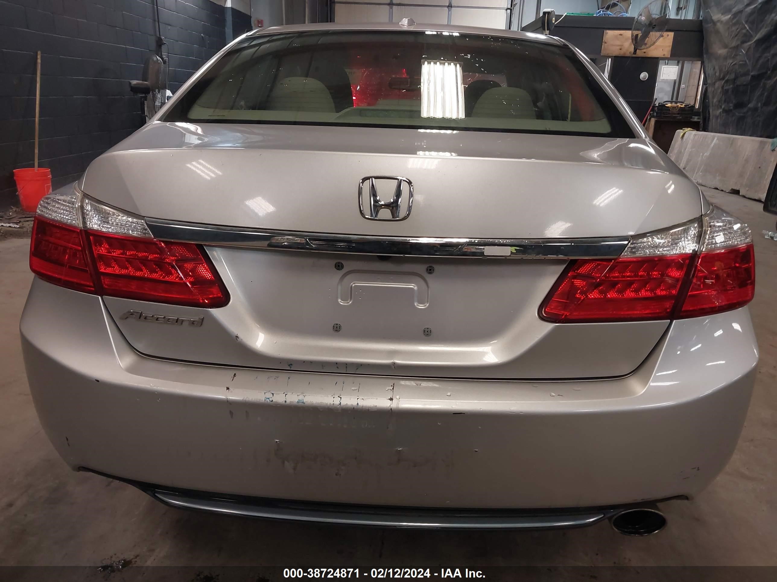 Photo 16 VIN: 1HGCR2F88DA258103 - HONDA ACCORD 