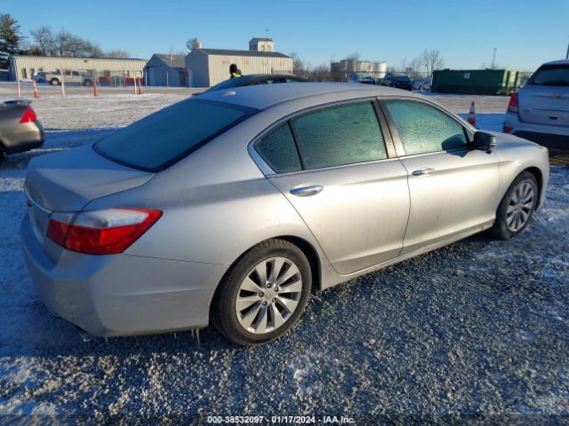 Photo 3 VIN: 1HGCR2F88EA212384 - HONDA ACCORD 