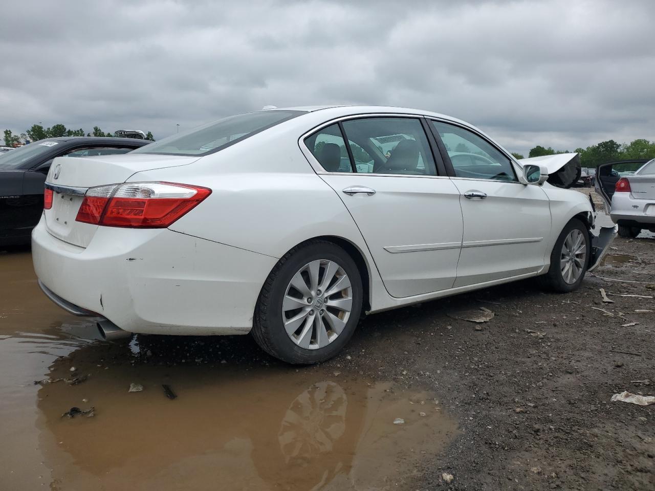 Photo 2 VIN: 1HGCR2F88EA308211 - HONDA ACCORD 