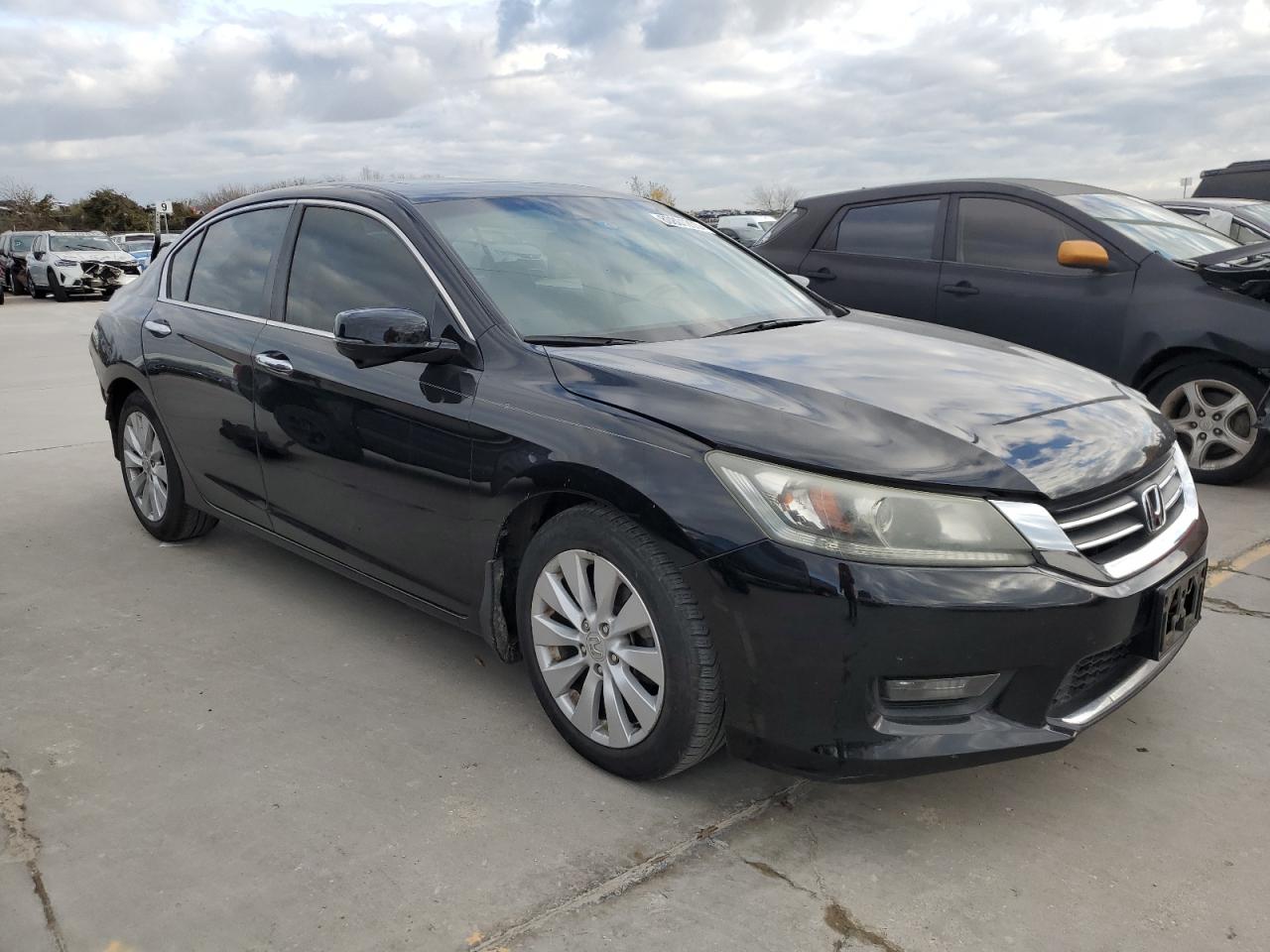 Photo 3 VIN: 1HGCR2F88FA020951 - HONDA ACCORD 