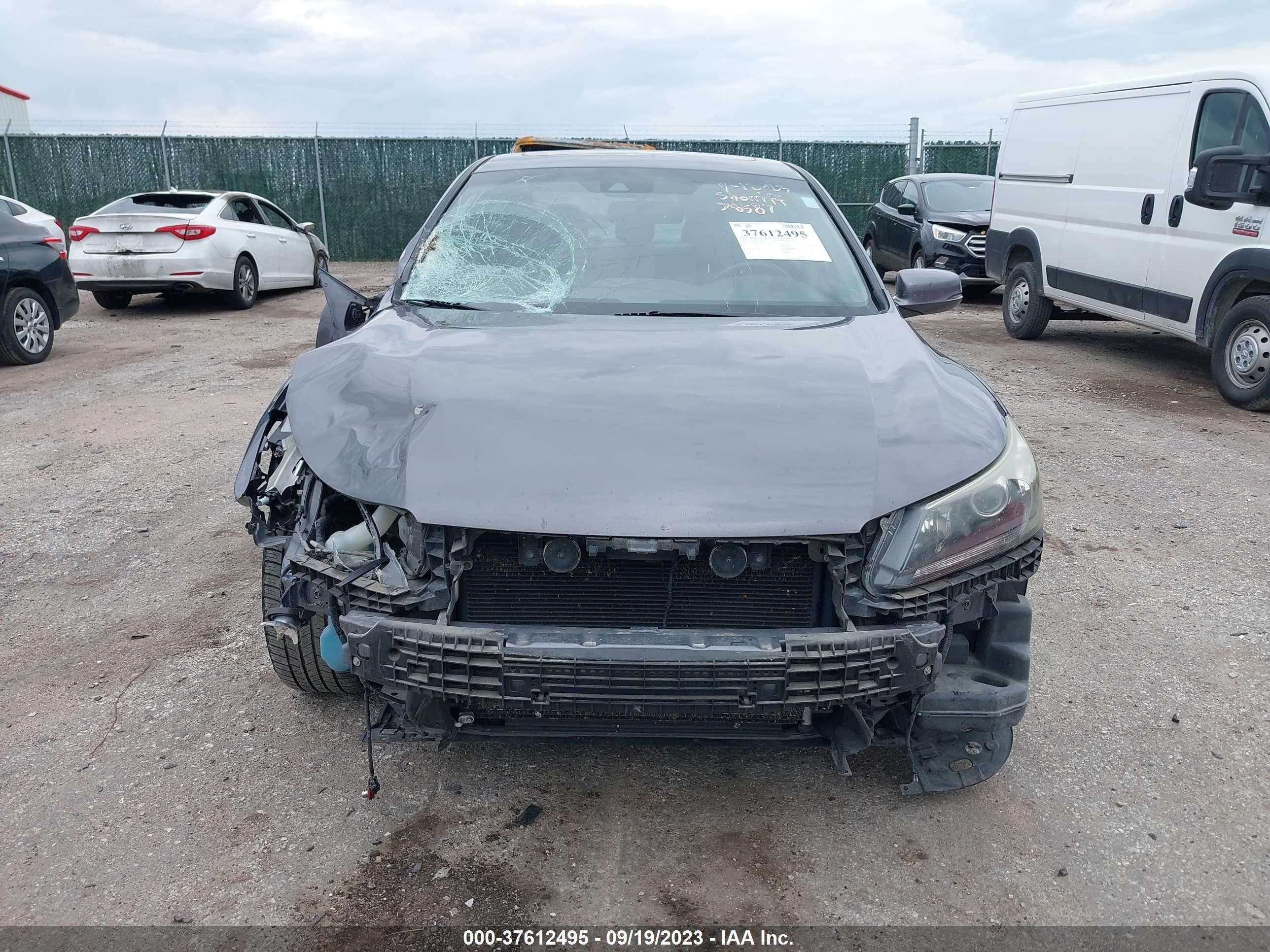 Photo 11 VIN: 1HGCR2F88FA023414 - HONDA ACCORD 