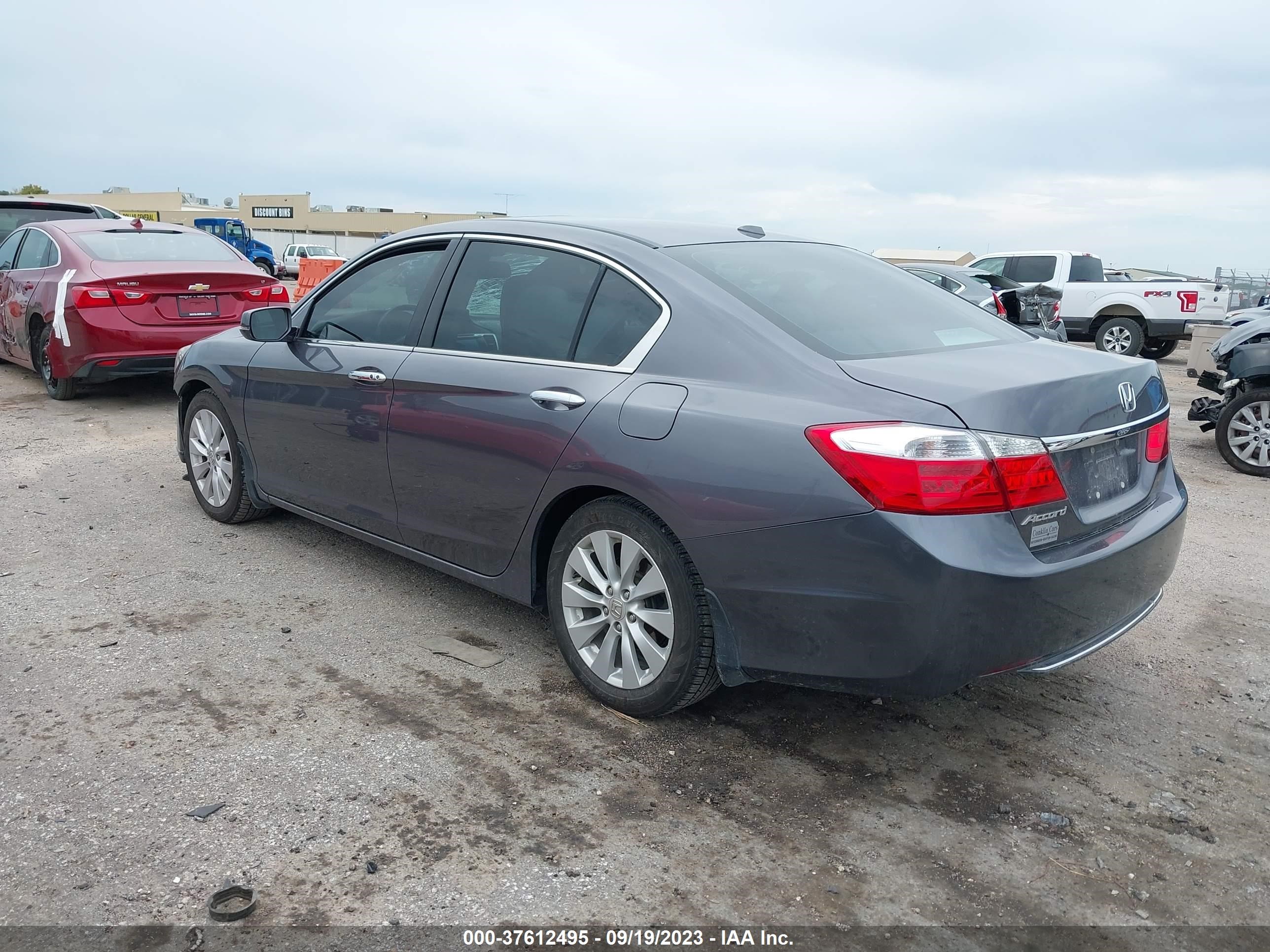 Photo 2 VIN: 1HGCR2F88FA023414 - HONDA ACCORD 