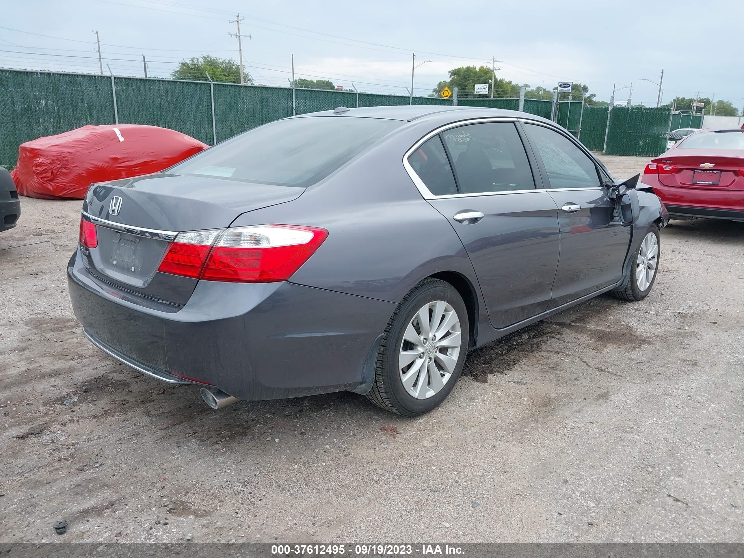 Photo 3 VIN: 1HGCR2F88FA023414 - HONDA ACCORD 