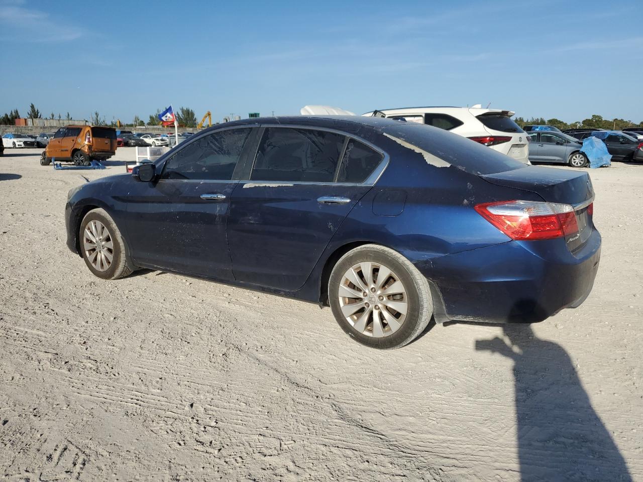 Photo 1 VIN: 1HGCR2F88FA098128 - HONDA ACCORD 