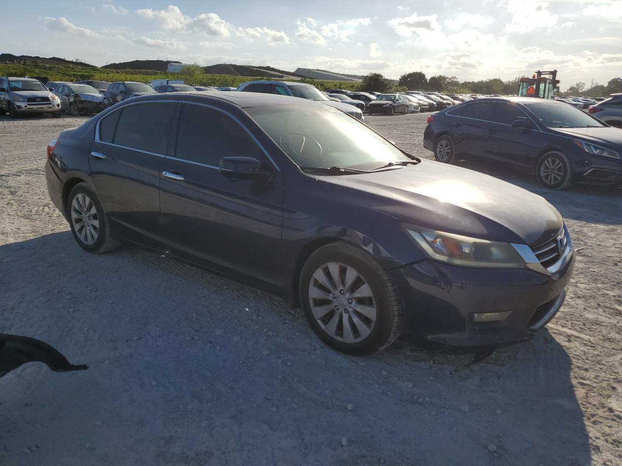 Photo 3 VIN: 1HGCR2F88FA098128 - HONDA ACCORD 