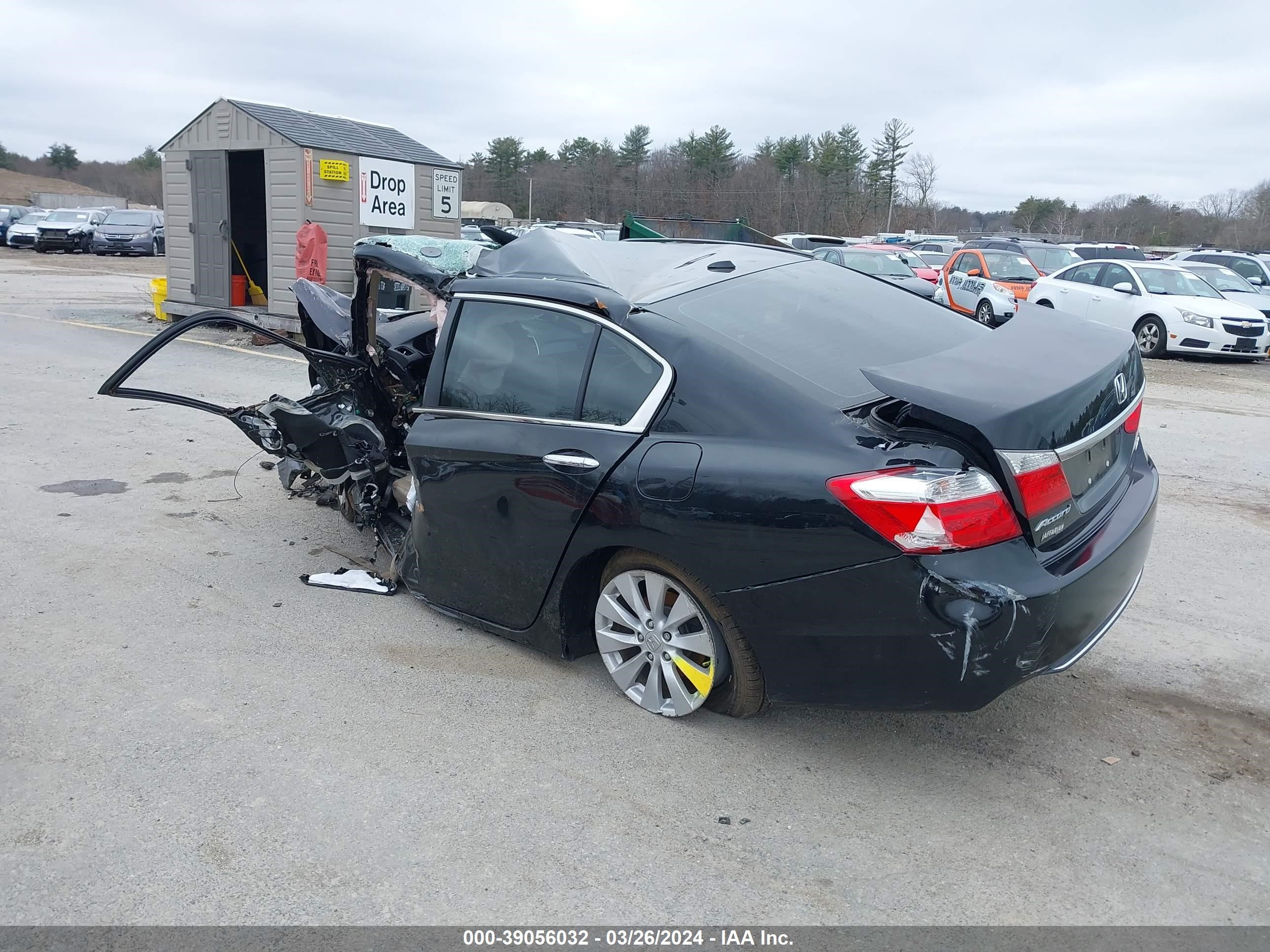 Photo 2 VIN: 1HGCR2F88FA102968 - HONDA ACCORD 