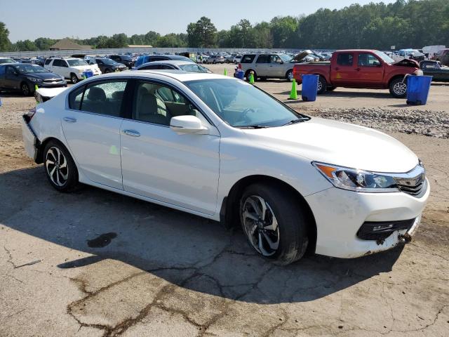 Photo 3 VIN: 1HGCR2F88GA010907 - HONDA ACCORD 