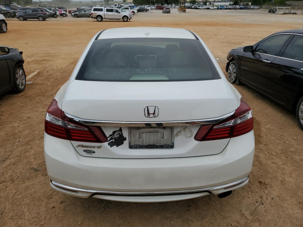 Photo 5 VIN: 1HGCR2F88GA011927 - HONDA ACCORD 