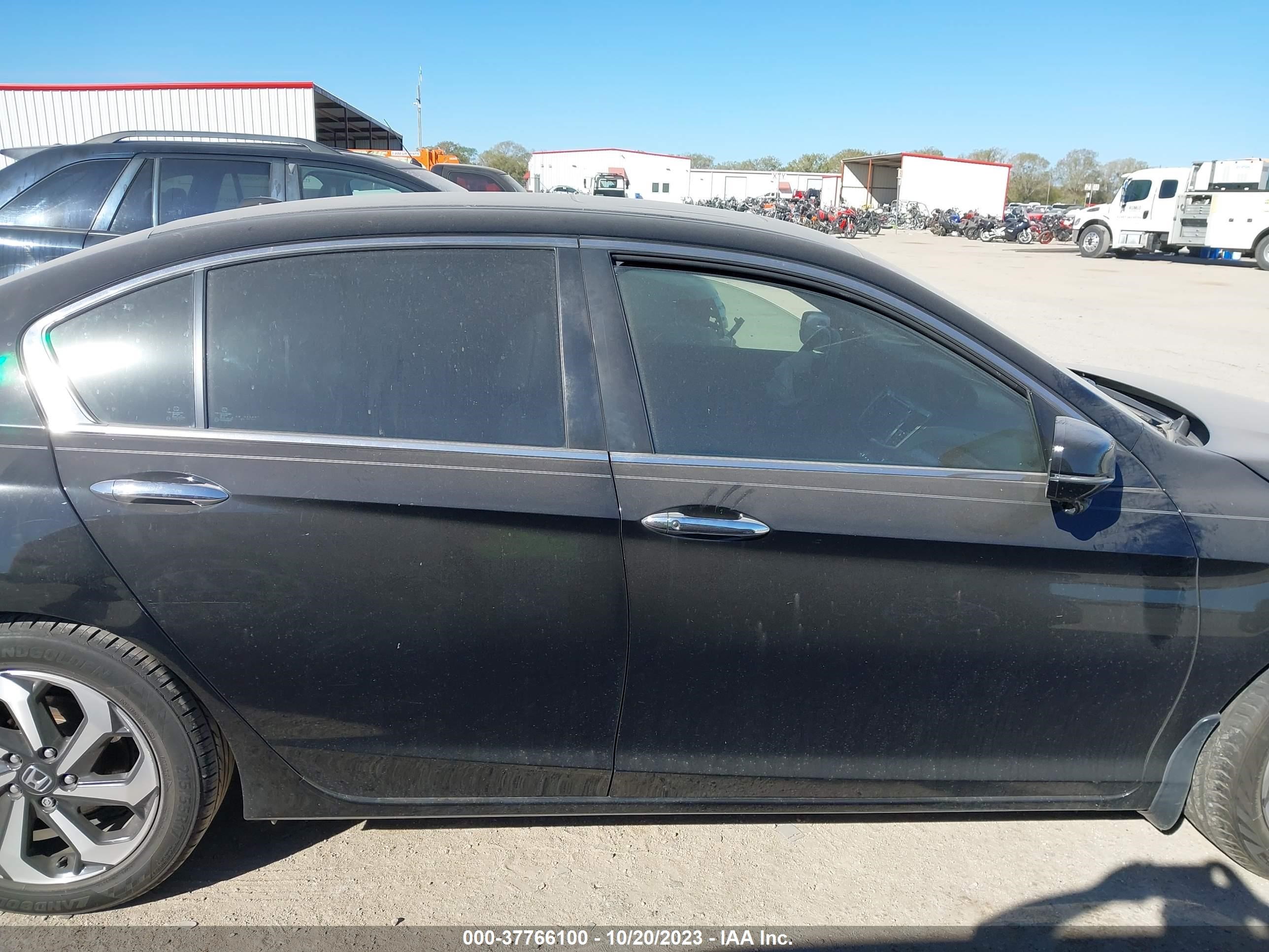 Photo 12 VIN: 1HGCR2F88GA101224 - HONDA ACCORD 