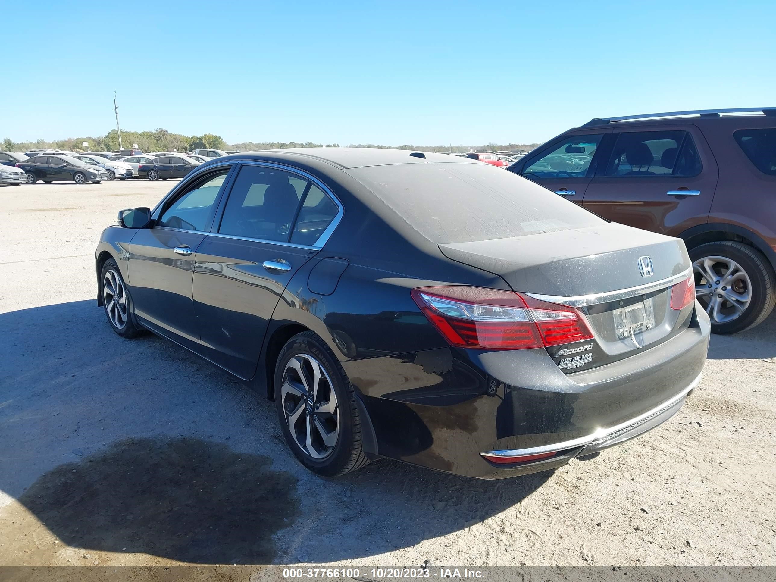 Photo 2 VIN: 1HGCR2F88GA101224 - HONDA ACCORD 