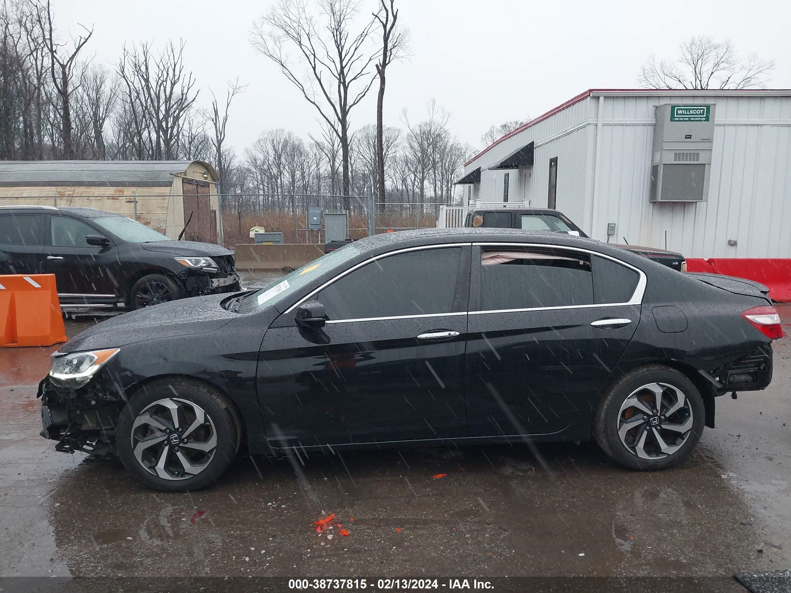 Photo 14 VIN: 1HGCR2F88GA107492 - HONDA ACCORD 