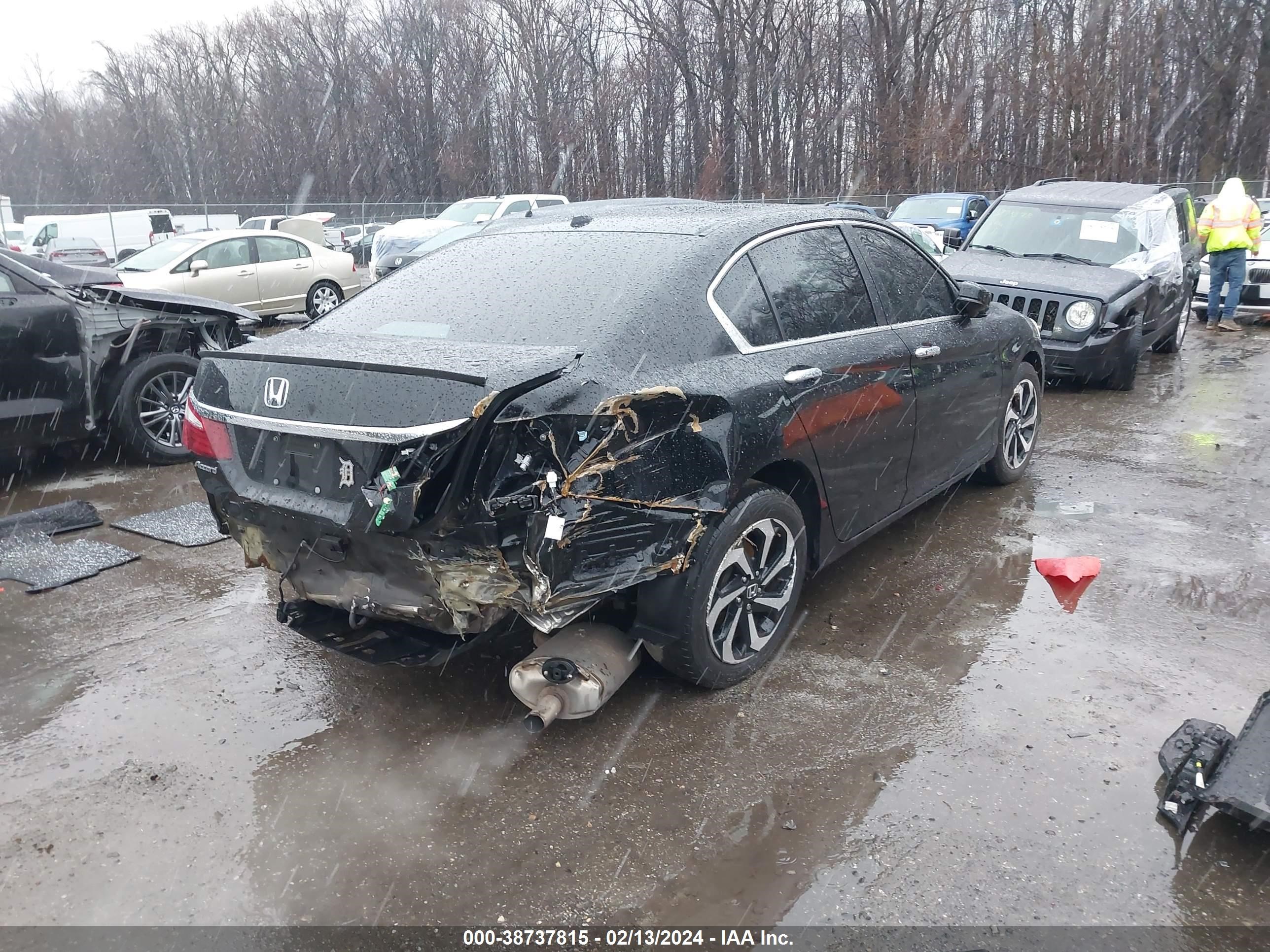 Photo 3 VIN: 1HGCR2F88GA107492 - HONDA ACCORD 