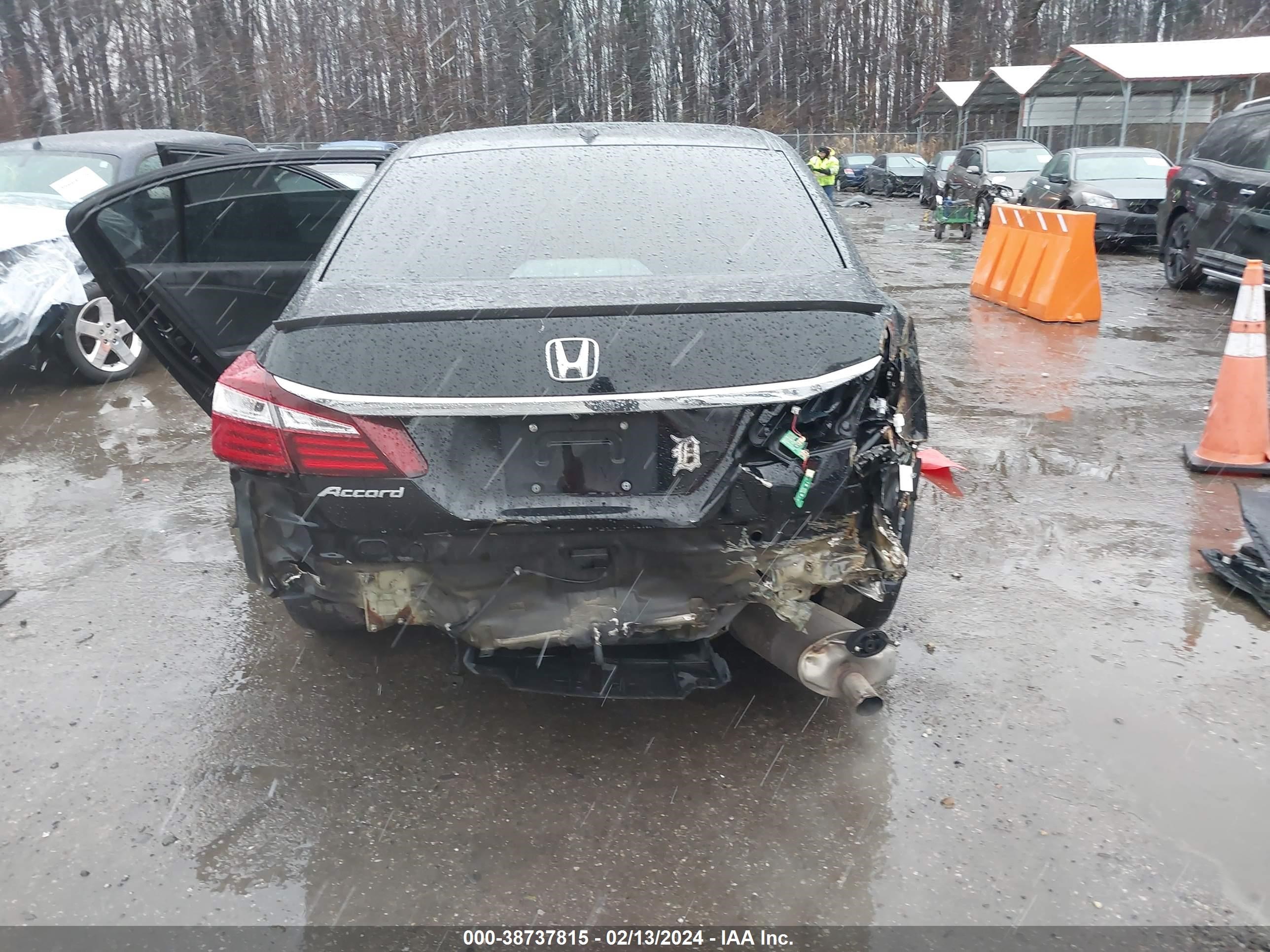 Photo 5 VIN: 1HGCR2F88GA107492 - HONDA ACCORD 