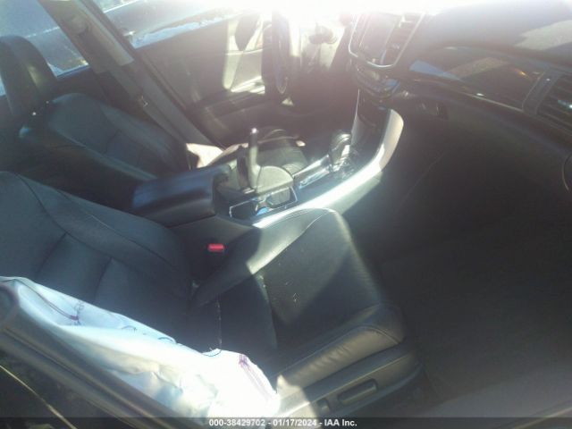 Photo 4 VIN: 1HGCR2F88GA137785 - HONDA ACCORD 