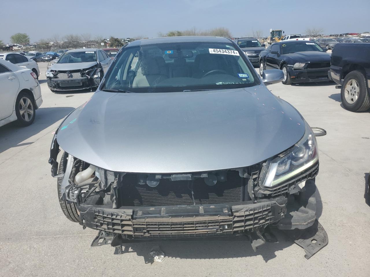 Photo 4 VIN: 1HGCR2F88HA055217 - HONDA ACCORD 