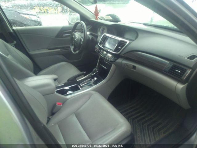 Photo 4 VIN: 1HGCR2F88HA206282 - HONDA ACCORD SEDAN 