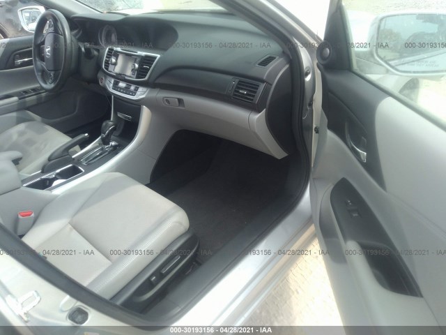 Photo 4 VIN: 1HGCR2F89DA240757 - HONDA ACCORD SDN 