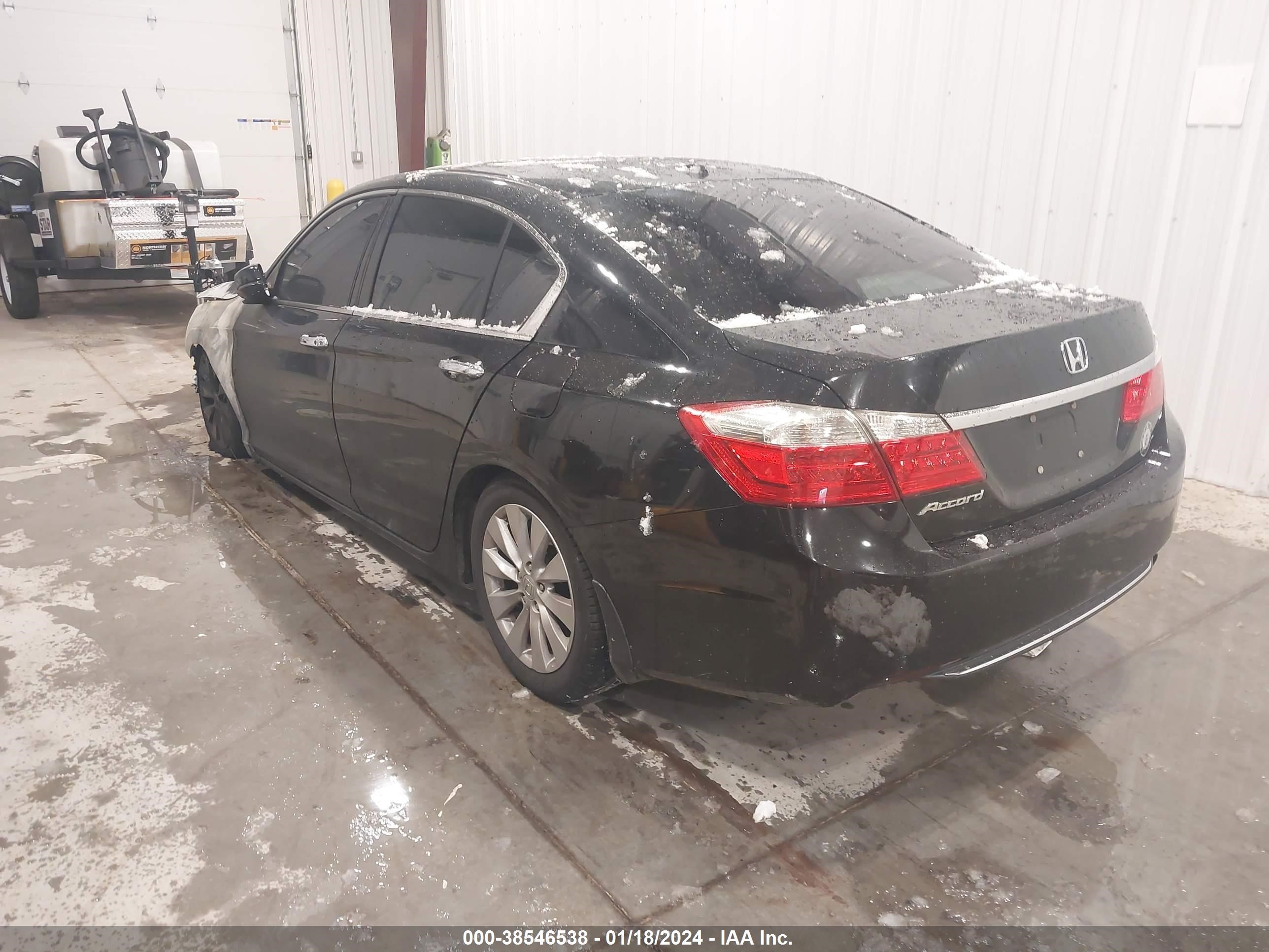 Photo 2 VIN: 1HGCR2F89EA180092 - HONDA ACCORD 